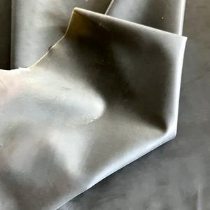 Hoja de goma de látex elástico negro de 0,2mm suave y no tóxica en formato de rollo - Product Image 2