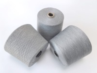 Ne32/1 Siro Spun 30% Poliéster 70% Fibra de bambú Hilo mezclado Calcetines de punto Camiseta Grafeno Bambú mezclado Tejido crudo Costura