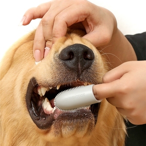 Cepillo de dientes para mascotas con cerdas suaves de TPR, 360 °   Limpiador Bucal para Perros y Gatos, Mango Ergonómico para un Agarre Fácil, Suave con las Encías - Product Image 1