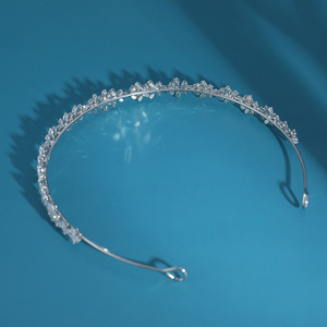 Serre-tête Minimaliste en Zircon Cubique, Bandeau Fin et Délicat en Cristal, Élégant Serre-tête Floral pour Mariée, Coiffe de Demoiselle d'honneur, Cadeau - Product Image 5