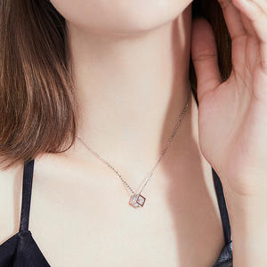 Cadena Geométrica Unisex de Plata S925 con Moissanita Cúbica de Un Quilate, Colgante de Cubo Mágico de Amor, Chapado en Plata, Regalo Minimalista de Fábrica - Product Image 4