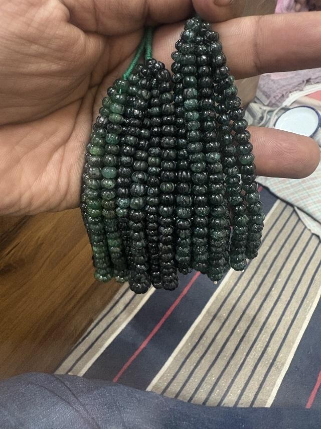 สีเขียว