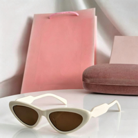 Lunettes de soleil unisexes carrées rétro haut de gamme UV400 anti-lumière bleue non polarisées à monture complète avec verres transparents en PC dégradé blanc