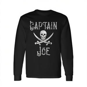 T-Shirt a Maniche Lunghe Personalizzabile Stile Vintage Captain Joe con Teschio e Spade Pirata - Magliette Promozionali Vintage Personalizzabili - Product Image 3