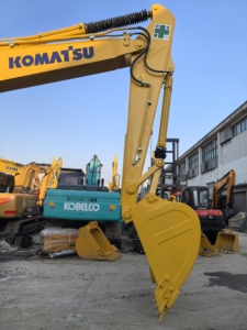 Excavatrice KOMATSU PC220 22 tonnes 95% Nouvel original avec EPA CE Mini pelle agricole d'occasion KOMATSU 220 22 tonnes - Product Image 6