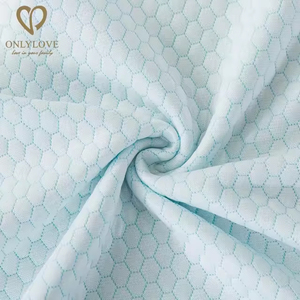 Protector de Colchón Jacquard Premium Refrigerante, Transpirable, Impermeable, Hipoalergénico, Ajustable, Lavable a Máquina - Product Image 3