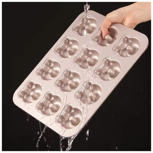 CHEFMADE WK9930 12 tasses en acier au carbone ustensiles de cuisson antiadhésif Animal ours chat forme moule moule à gâteau - Product Image 5