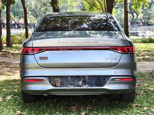 Auto Usado 2022 BYD Qin PLUS DM-i 2021MY Executive 55KM Sedán 1.5L PHEV LHD 43,496mi Un Solo Dueño Automático Exportación China - Product Image 5