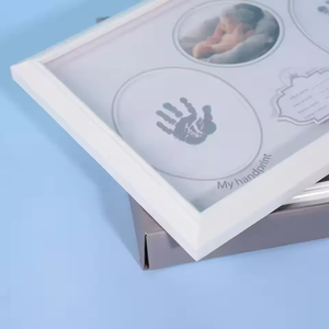 قدم الطفل واليد طباعة تذكار عدة إطار صور خشبي مع وسادة حبر لهدايا حديثي الولادة - Product Image 4