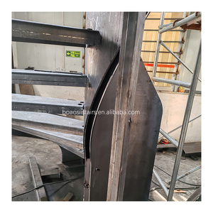 Foshan Escalier incurvé de style au design moderne, balustrade en verre à poutre en acier, marche en bois pour appartement, fabriqué <span class=keywords><strong>par</strong></span> un producteur d'escaliers - Product Image 5