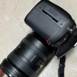 Cámara Nikon <span class=keywords><strong>D7000</strong></span> + Lente Zoom VR II de 18-200 mm, DSLR de Rango Medio para Entusiastas, Fotografía al Aire Libre y de Viajes - Product Image 6