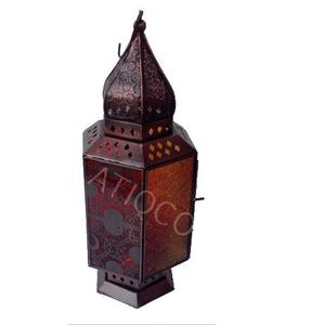 Estilo europeo Shabby Chic Metal Lantern Shabby Chic Material de hierro para patio al aire libre Decoración de Navidad Decoraciones de fiesta - Product Image 1
