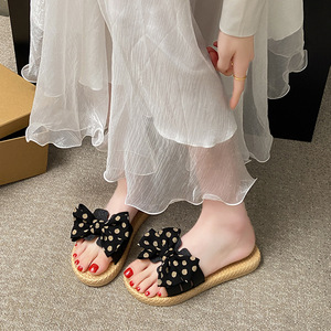 เทรนด์แฟชั่นฤดูร้อน รองเท้าแตะผู้หญิงแบบสวม ระบายอากาศได้ดี เหมาะสำหรับกิจกรรมกลางแจ้ง กันลื่น ทนทานต่อการสึกหรอ พื้นรองเท้าทำจากยางนุ่ม EVERGREEN - Product Image 4