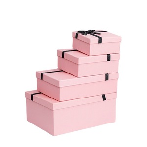 Boîte cadeau souvenir d'affaires haut de gamme avec finition brillante/mate et gaufrage, base et couvercle rigides décoratifs avec nœud - Product Image 4