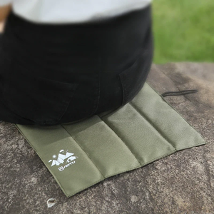 Tapis de pique-nique pliable – imperméable, résistant à l'humidité, coussin épaissi – pour le camping, la plage, la randonnée, les activités de plein air, les voyages – portable, Li - Product Image 4