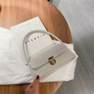 Bolso Bandolera con Cierre para Mujer, Estilo Vintage, Ligero, de Lujo, Primavera 2026, JW PEI, para Plataformas de Comercio Electrónico, para Reventa - Product Image 1