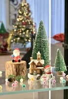 Großhandel Mini-Weihnachtsbaum Dekorationsartikel Wohndekor Luxusartikel Geschenke 10-30cm Hoch PVC Tischdekoration MC002-W