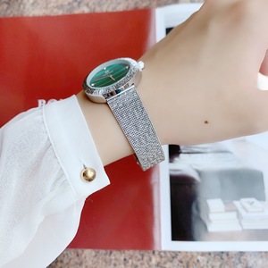 Nouvelle montre-bracelet pour femme à cadran en nacre, tendance, élégante et unique. - Product Image 2