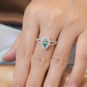 แหวนหมั้นเงินแท้ S925 ชุบทอง 18K ประดับเพชรทรงลูกแพร์ D VVS มอยส์ซาไนต์ ฝังแบบหนามเตย รับรองโดยผู้เชี่ยวชาญ แหวนหรูหรา - Product Image 6