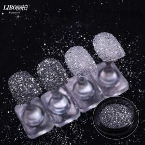 Poudre scintillante triangulaire en cristal de diamant réfléchissant LIBO pour la danse, les fêtes et le nail art - Product Image 1