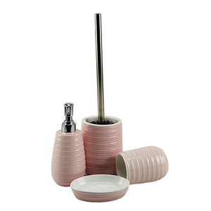 Ensemble de salle de bain en céramique <span class=keywords><strong>rose</strong></span> BX 4 pièces avec <span class=keywords><strong>porte</strong></span>-brosse de toilette et distributeur de <span class=keywords><strong>savon</strong></span> à vaisselle - Product Image 2