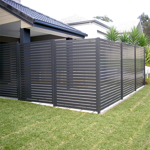 Clôture à lamelles en aluminium pour maison moderne, jardin, intimité Panneaux de clôture à persiennes en métal noir imperméable Bois traité thermiquement Alliage d'aluminium - Product Image 4