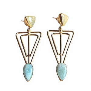 Boucles d'oreilles pendantes géométriques plaquées or avec pierres naturelles serties clos, style bohème pour femme, bijoux à porter au quotidien - Product Image 1