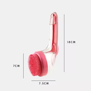 Cepillo de Masaje de Silicona Suave con Mango Largo y Dispensador de Jabón Sostenible para el Cuidado de Perros y Gatos - Product Image 2