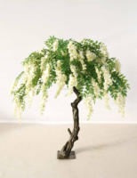 Arbre décoratif artificiel de fleurs de cerisier blanches tombantes de type E, fabriqué par NI Factory, pour l'ornement intérieur des halls commerciaux.