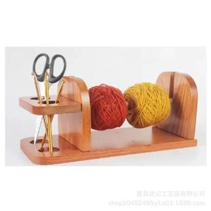 Support de bobine en bois pour fil à coudre, organisateur de rangement de bureau avec 4 trous, outil pratique pour le bricolage - Product Image 4