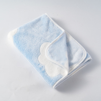 Couverture pour tout-petit en polaire corail douce double face, imprimé nuage 3D en relief, bleu clair, unisexe, couverture d'emmaillotage pour bébé
