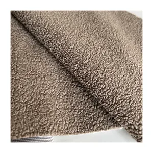 Chinese Fabriek Goedkope Teddy Fleece 100% Polyester Warp Gebreide Fluwelen Stof Voor Sofa Thuis Textiel Faux Lamwol Stof