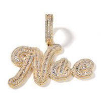 Collier avec initiale, zircone cubique 5A, plaqué or, grand pendentif en forme de plaque de nom serti de pierres, style classique, chaîne en laiton