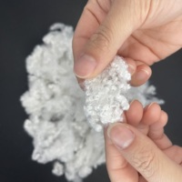 Fibre de polyester creuse HCS siliconée blanche recyclée GRS 3Dx64mm pour coussin de lit pour animaux de compagnie, chien, chat, non allergène, doux et moelleux