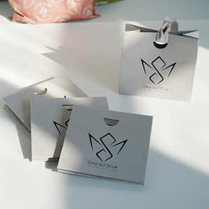 ถุงของขวัญกระดาษขนาดเล็กสุดหรูพร้อมหูหิ้วริบบิ้น สำหรับบรรจุภัณฑ์น้ำหอม เครื่องสำอาง และเครื่องประดับ - Product Image 4