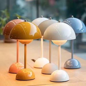 Lampe de table moderne portable sans fil rechargeable 3 couleurs LED tactile pour la décoration de la maison et de la chambre couleur bleue - Product Image 1