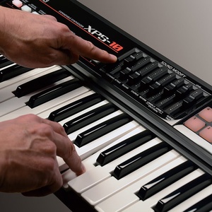 Synthétiseur électronique portable compact à 61 touches XPS-10 pour performance live - Product Image 4