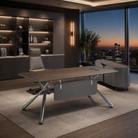 Escritorio Profesional para CEO con Patas Metálicas Arquitectónicas, Tablero MDF E1, Pintura a Base de Agua, Mueble de Oficina para Gerentes