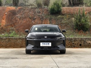 Auto Deportivo Híbrido Urbano Moderno, Bajas Emisiones, Alta Seguridad, Exportación Global, Changan UNI-V IDD, Perfecto para Exportación Global y Uso Familiar - Product Image 2
