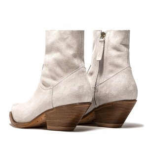 Bottines à talon en cuir véritable de haute qualité fabriquées en usine à Dongguan pour femmes - Product Image 4