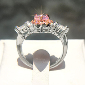 Anello bicolore con cuore rosa per donna, elegante gioiello da dito alla moda - Product Image 6