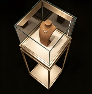 <span class=keywords><strong>Vitrina</strong></span> <span class=keywords><strong>de</strong></span> Joyería <span class=keywords><strong>de</strong></span> Pedestal Alto <span class=keywords><strong>de</strong></span> Lujo, Exhibidor <span class=keywords><strong>de</strong></span> <span class=keywords><strong>Vidrio</strong></span> Estilo Museo con Iluminación LED y Puerta con Cerradura - Product Image 3