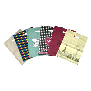 Sacs à poignée découpés sur mesure en gros, emballage plastique pour les boutiques de vêtements et les utilisations promotionnelles - Product Image 1