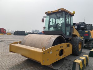 Compacteur hydraulique routier Xs143 de 14 tonnes à prix abordable pour la construction routière en <span class=keywords><strong>Algérie</strong></span> - Product Image 1