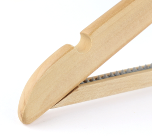 Cintres en bois naturel (anti-dérapants) - Product Image 1