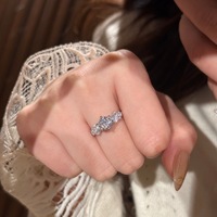 Bijoux en moissanite tendance Argent 925 plaqué platine Bague de mariage en moissanite élégante Bague en argent sterling pour femmes