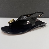 Sandales plates romaines pour femmes avec boucle métallique, personnalisables en usine, logo sur mesure, OEM ODM, style simple doré, à bout ouvert