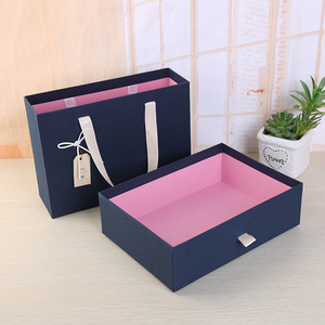 Navy Blue Drawer-style Rigid Gift Box With Beige <b>Handle</b> And Pink Inner Lining, Suitable For Packaging Clothing And Scarf Gifts. - Product Image 2