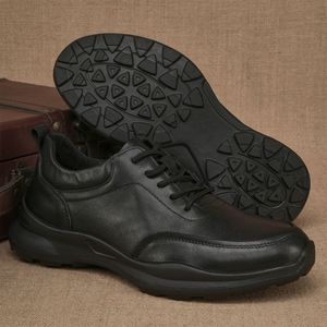 Chaussures de marche pour hommes en cuir véritable noir, bout rond, à lacets, semelle extérieure en caoutchouc respirante, style uni - Product Image 3