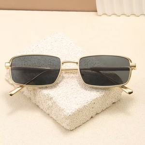 <span class=keywords><strong>Gafas</strong></span> de Sol Polarizadas Cuadradas UV400 con Marco Pequeño <span class=keywords><strong>para</strong></span> Exteriores, Estilo Y2K Europeo Americano, <span class=keywords><strong>Gafas</strong></span> de Metal Marca D - Product Image 1